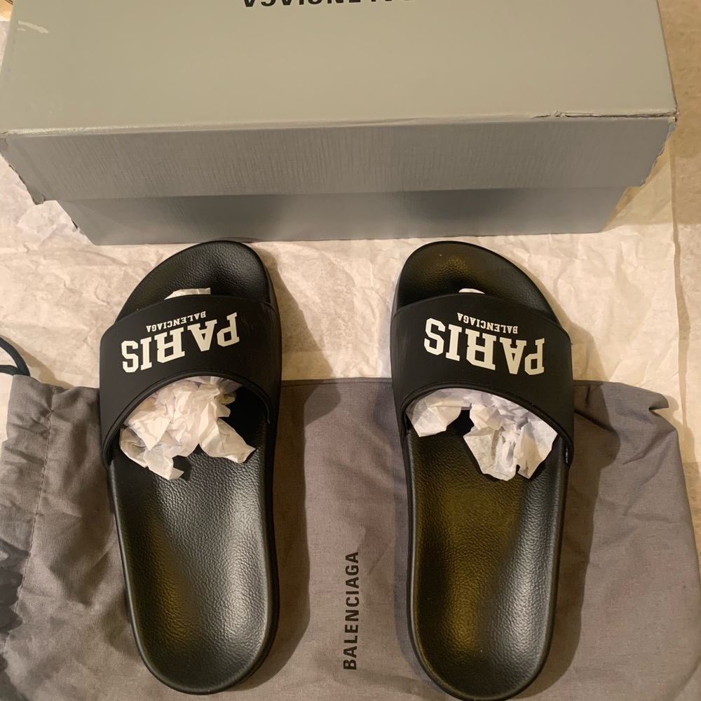 Balenciaga pool slides